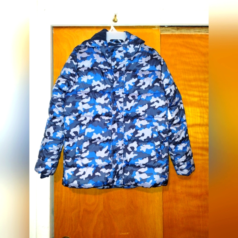 Amazon Essentials Boys Hooded Puffer Jacket Blue/Gray Camo